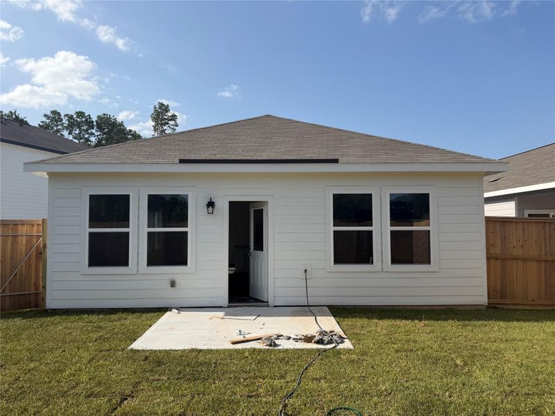 Exterior details and patio area of a home in Royal Pines, Porter (Image 3).