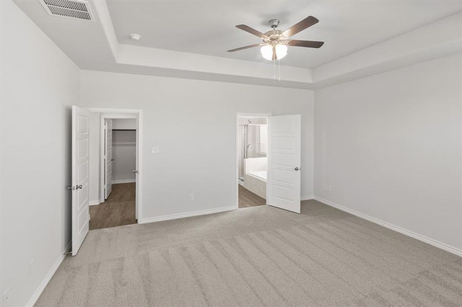 Spacious, unfurnished interior of a new home in Retreat at Fossil Creek, Fort Worth (Image 16).