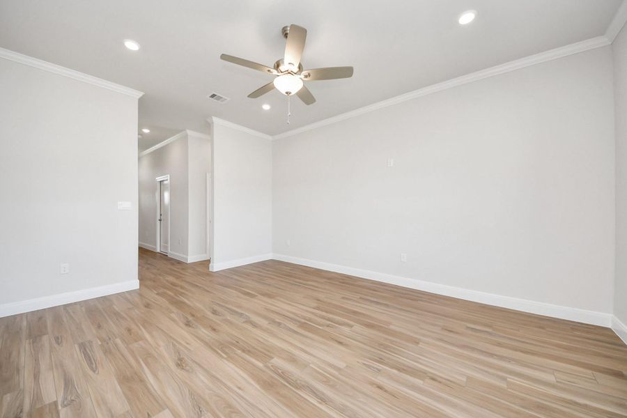 Spacious, unfurnished interior of a new home in Grand Oaks Reserve, Cleveland (Image 33).
