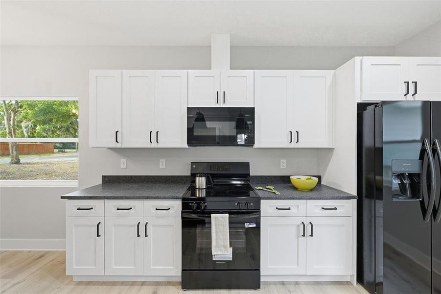 Furnished interior view inside a new home in , Plant City (Image 12).