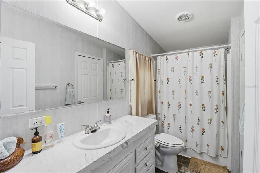 Furnished interior view inside a new home in , Dunnellon (Image 16).