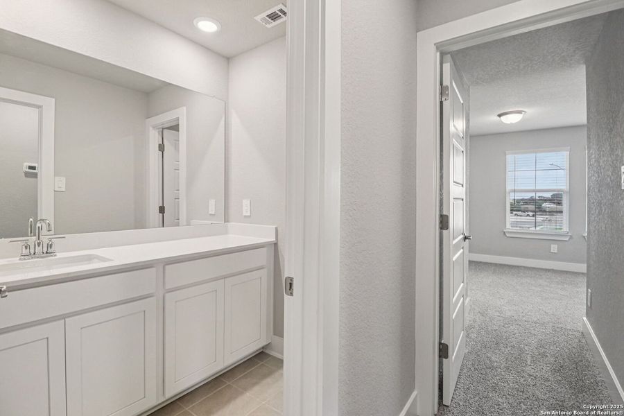 Furnished interior view inside a new home in Carmel Ranch, Schertz (Image 16). Furnished interior view inside a new home in Carmel Ranch, Schertz (Image 16).