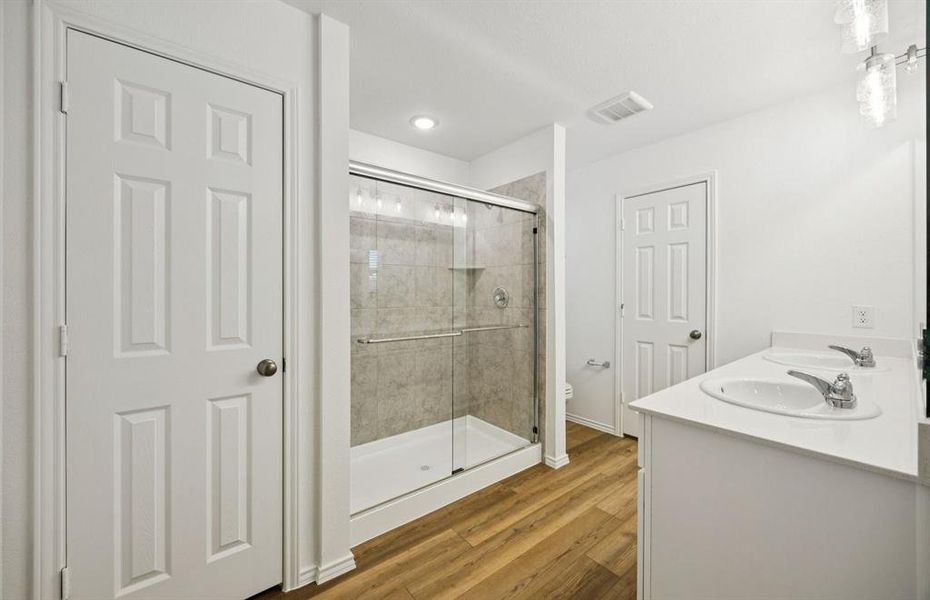 Modern owner's bathroom with spacious shower Modern owner's bathroom with spacious shower
