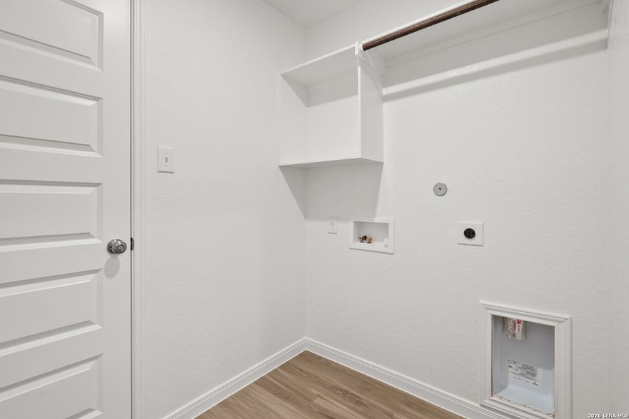 Spacious, unfurnished interior of a new home in Abbott Place, St. Hedwig (Image 22).