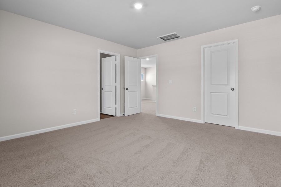 Spacious, unfurnished interior of a new home in Willow Lake, Blythewood (Image 20).