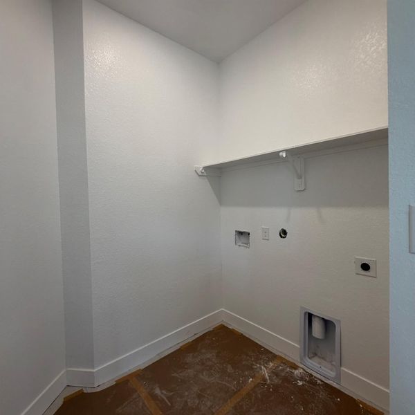 Image 19 of a home in Wood Leaf Reserve.