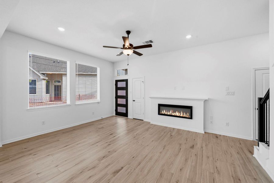 Spacious, unfurnished interior of a new home in Woodforest, Montgomery (Image 12).