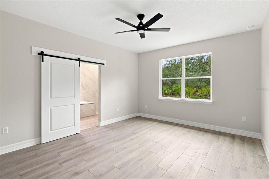 Spacious, unfurnished interior of a new home in , Eustis (Image 20).