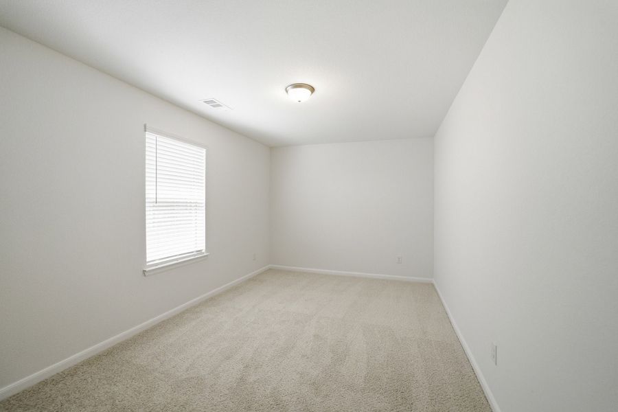 Spacious, unfurnished interior of a new home in Westridge, McKinney (Image 51).