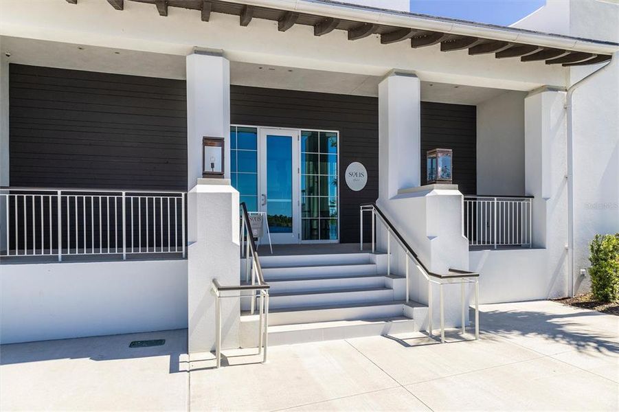 Exterior details and patio area of a home in , Venice (Image 29).