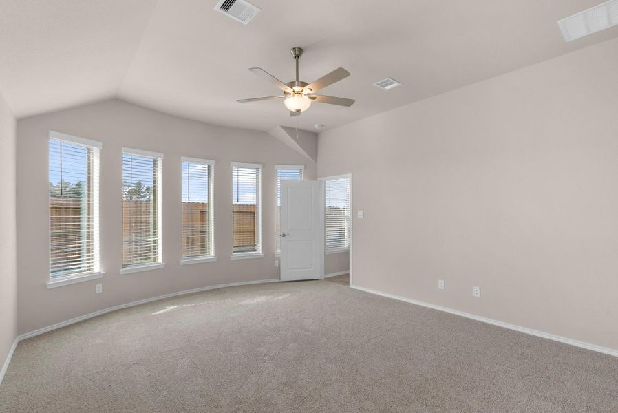 Spacious, unfurnished interior of a new home in The Trails 50', New Caney (Image 24).