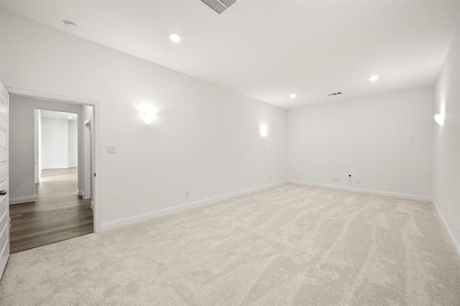 141 Hollinsworth- Media-1 141 Hollinsworth- Media-1