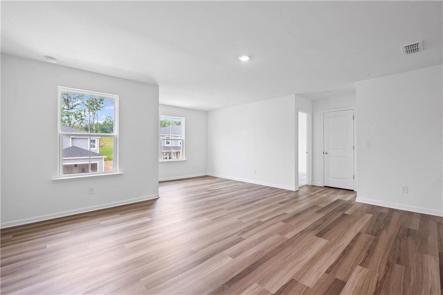 Spacious, unfurnished interior of a new home in Avery Ridge, Gainesville (Image 24).