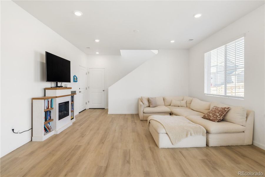 Furnished interior view inside a new home in Creekside Village, Thornton (Image 15). Furnished interior view inside a new home in Creekside Village, Thornton (Image 15).