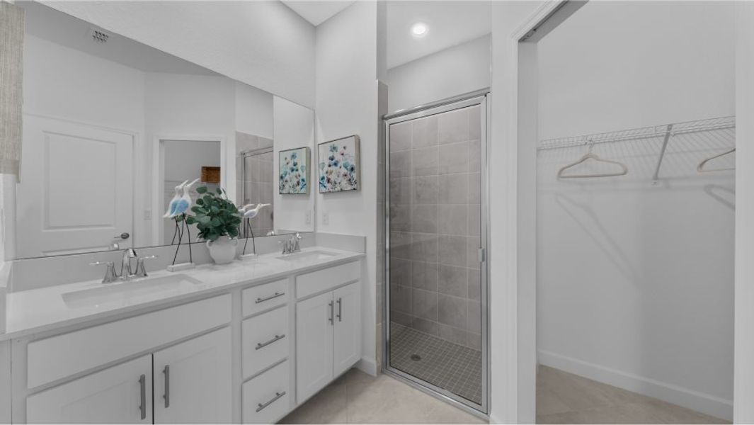 Magnolia owner's suite bathroom