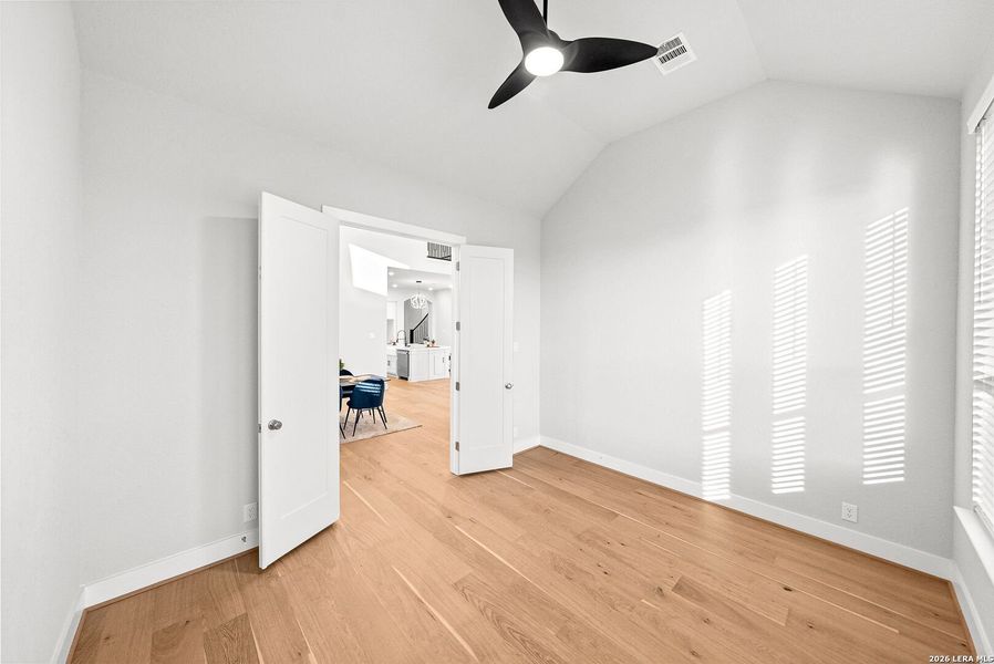 Spacious, unfurnished interior of a new home in Ventana, Bulverde (Image 61).