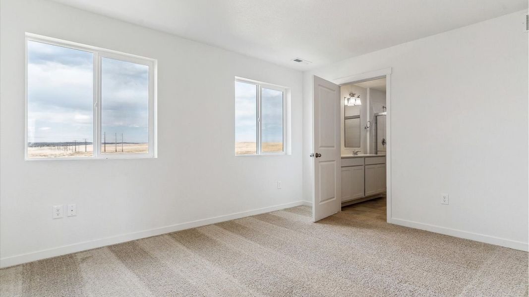 Spacious, unfurnished interior of a new home in Ridge at Johnstown, Johnstown (Image 18).