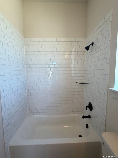 Close-up of interior finishes inside a home in Ladera - 50s, San Antonio (Image 11).