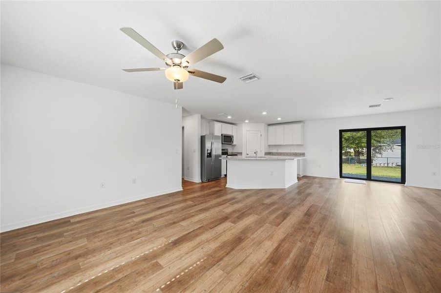 Spacious, unfurnished interior of a new home in , Port Charlotte (Image 40).
