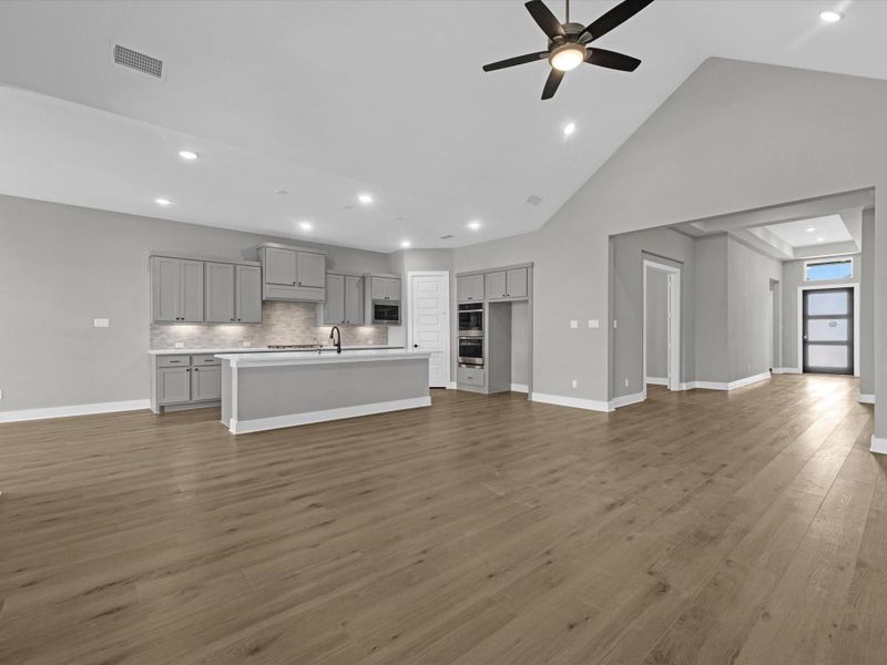 Spacious, unfurnished interior of a new home in Pecan Ridge, Fulshear (Image 22). Spacious, unfurnished interior of a new home in Pecan Ridge, Fulshear (Image 22).