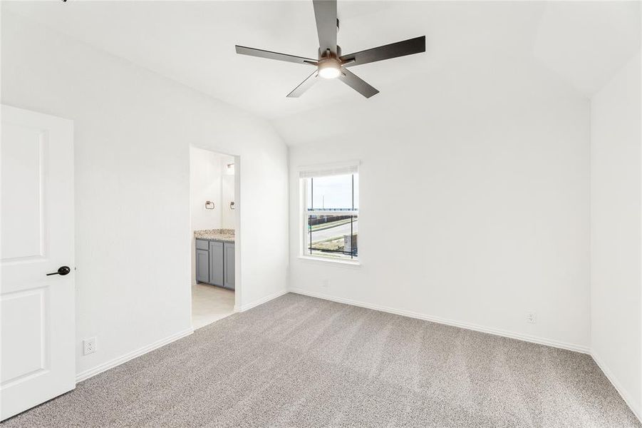 Spacious, unfurnished interior of a new home in Wildflower Ranch 60-65, Fort Worth (Image 38). Spacious, unfurnished interior of a new home in Wildflower Ranch 60-65, Fort Worth (Image 38).