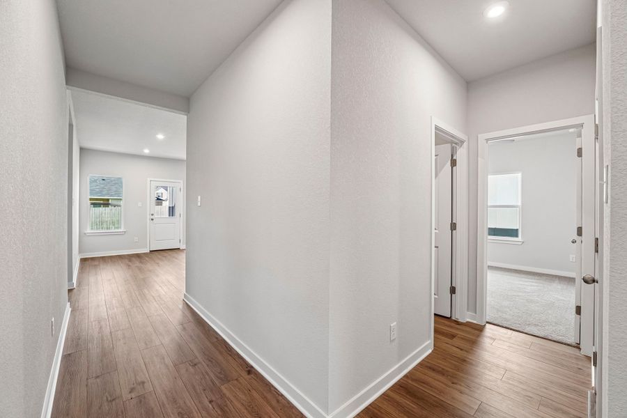 Spacious, unfurnished interior of a new home in Hillside Village, Temple (Image 14).