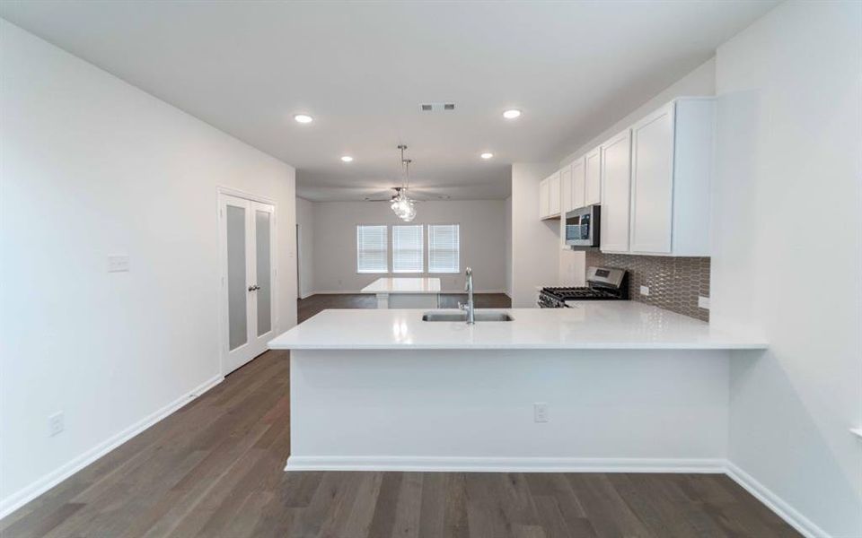 Furnished interior view inside a new home in Travis Ranch, Forney (Image 5). Furnished interior view inside a new home in Travis Ranch, Forney (Image 5).