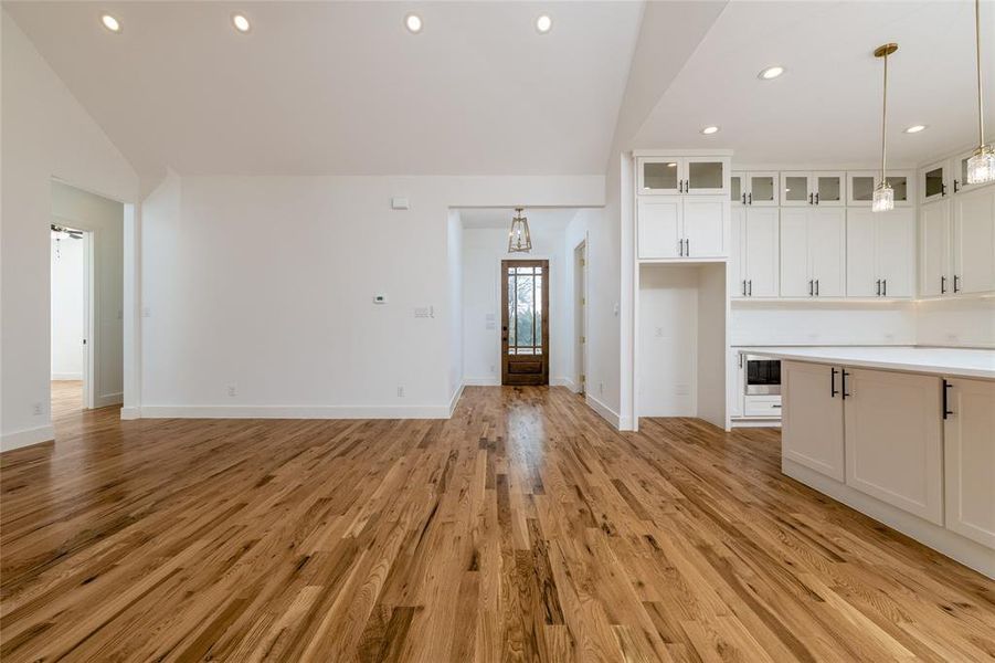Spacious, unfurnished interior of a new home in , Cleburne (Image 30).