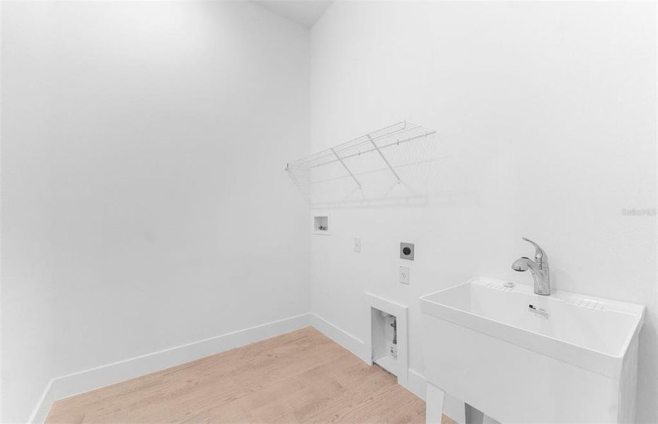 Spacious, unfurnished interior of a new home in , Wesley Chapel (Image 17).