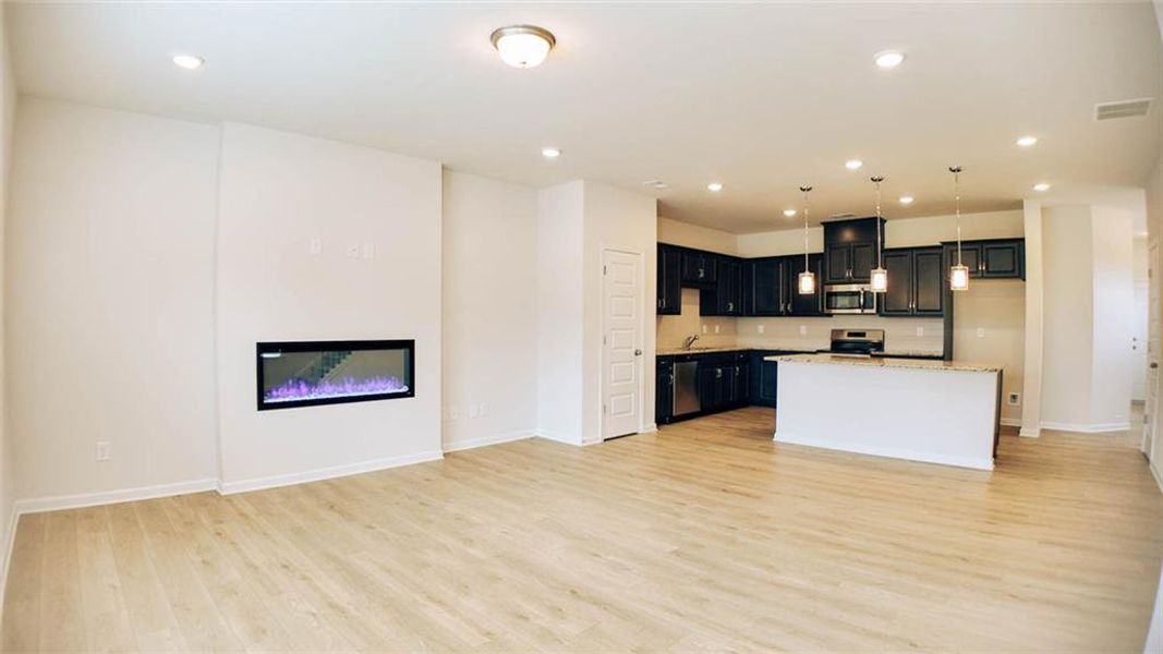 Spacious, unfurnished interior of a new home in Franklin Manor, Lawrenceville (Image 21).