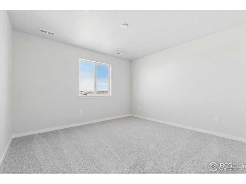 Spacious, unfurnished interior of a new home in Prairie Song, Windsor (Image 25).