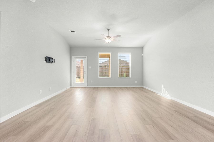 Spacious, unfurnished interior of a new home in Sundance Cove - Premier Series, Crosby (Image 37).