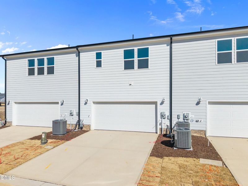 023_AP2-0309 Exterior - Rear - Medium