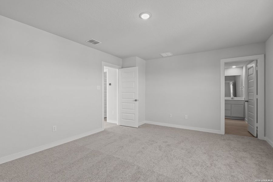 Spacious, unfurnished interior of a new home in Millican Grove, San Antonio (Image 16).