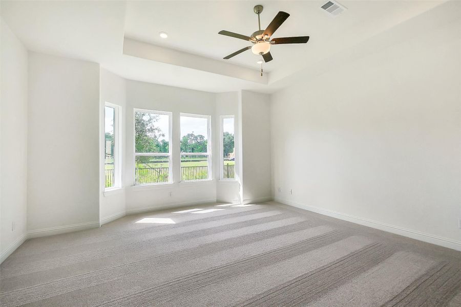 Spacious, unfurnished interior of a new home in Sienna 65', Missouri City (Image 26).