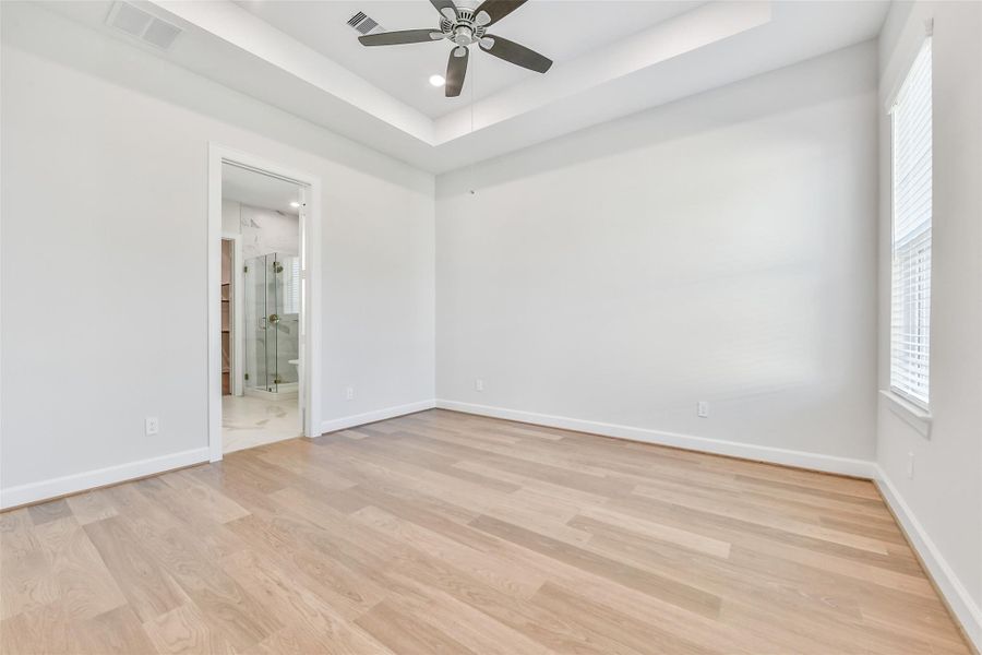 Spacious, unfurnished interior of a new home in Pearland Old Townsite, Pearland (Image 15).