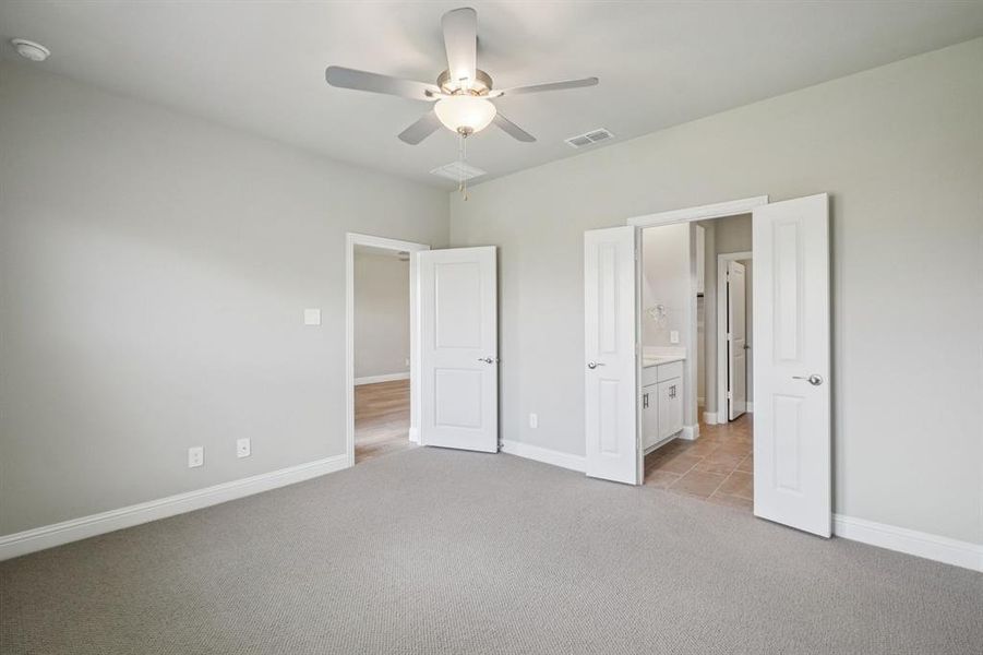 Photo is not of the actual home, but is an inspirational photo of builder’s model home and may depict options, furnishings, and/or decorator features that are not included. Photo is not of the actual home, but is an inspirational photo of builder’s model home and may depict options, furnishings, and/or decorator features that are not included.