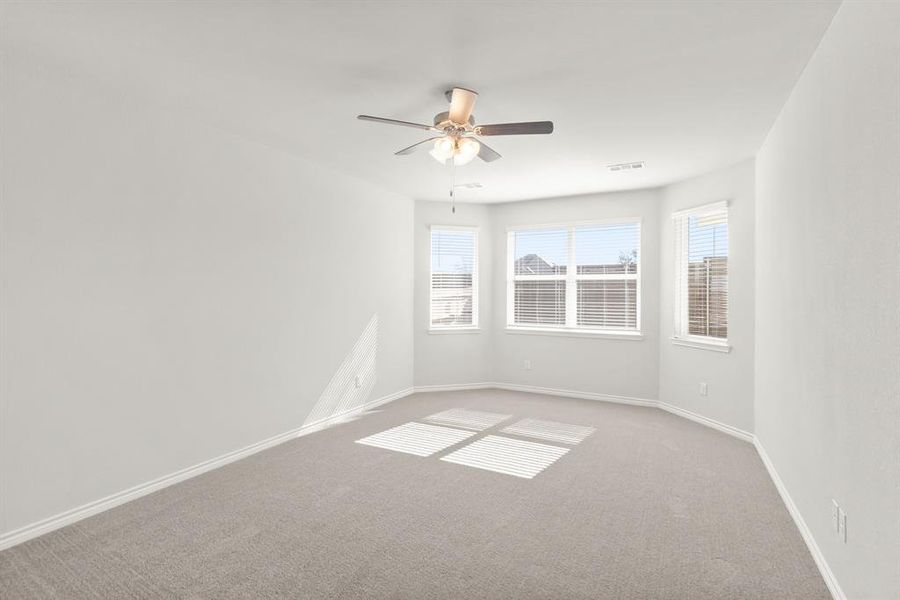 Spacious, unfurnished interior of a new home in Retreat at Fossil Creek, Fort Worth (Image 36).
