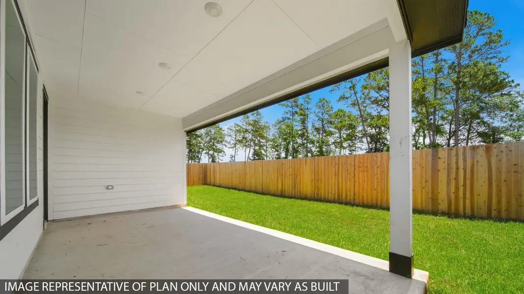Exterior details and patio area of a home in Hills of Westlake, Conroe (Image 3).