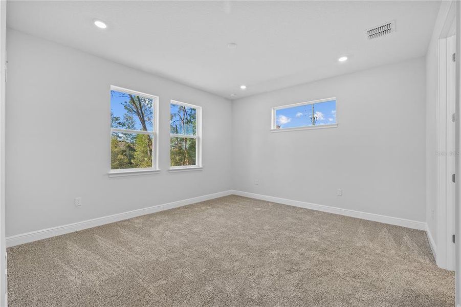 Spacious, unfurnished interior of a new home in , Hernando (Image 26).