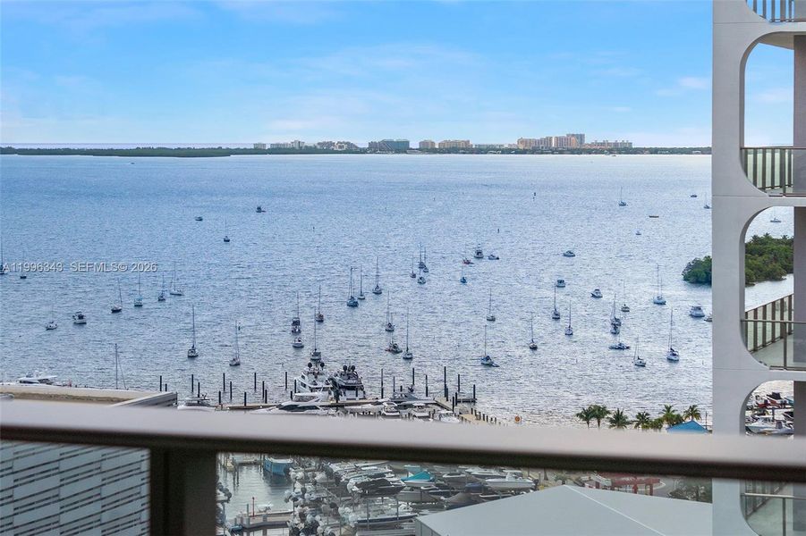 Condo located in Miami, FL showcasing its design and architecture (Image 37).