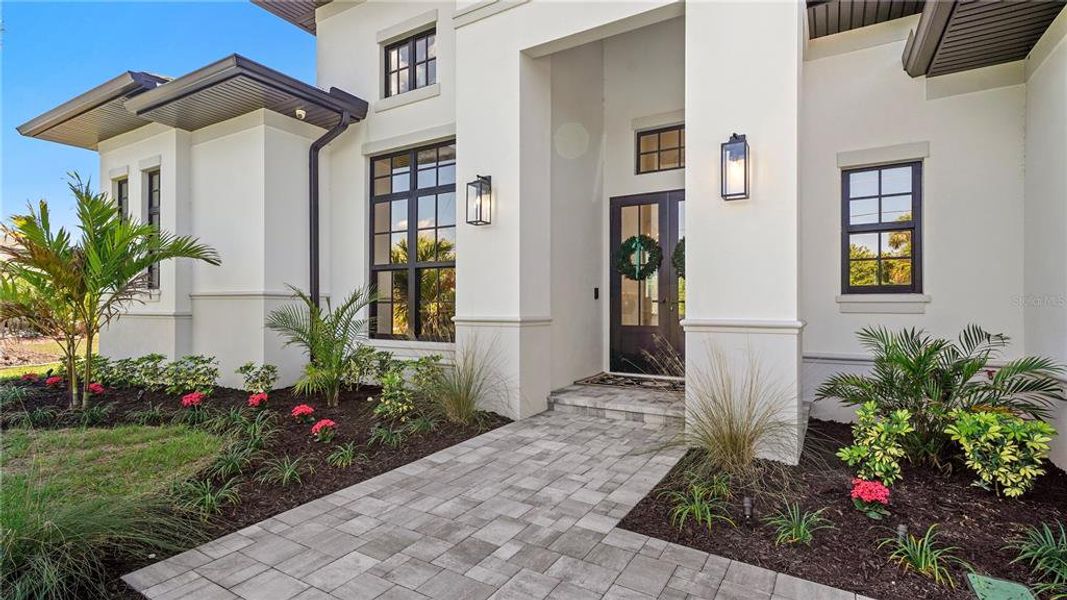 Exterior details and patio area of a home in , Port Charlotte (Image 33).