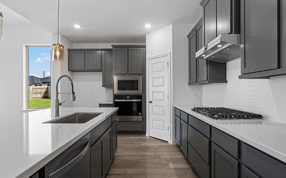 Representative furnished interior of a home built from the Oberlin by Brookfield Residential in 50' Traditional Homes at Elyson, Katy (Image 6).