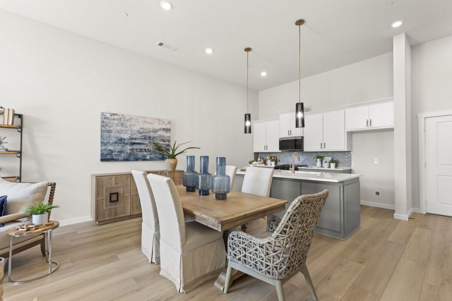 Furnished interior view inside a new home in Cottonwood Creek, Rowlett (Image 8).