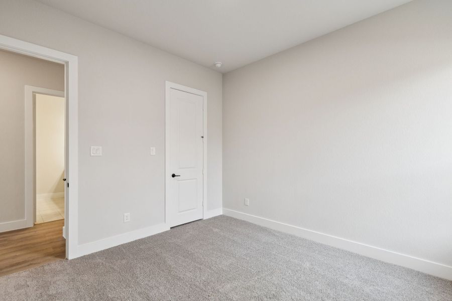 Spacious, unfurnished interior of a new home in Dove Hollow, Waxahachie (Image 26). Spacious, unfurnished interior of a new home in Dove Hollow, Waxahachie (Image 26).