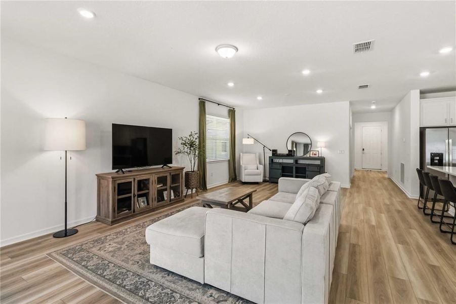 Furnished interior view inside a new home in , Valrico (Image 18).
