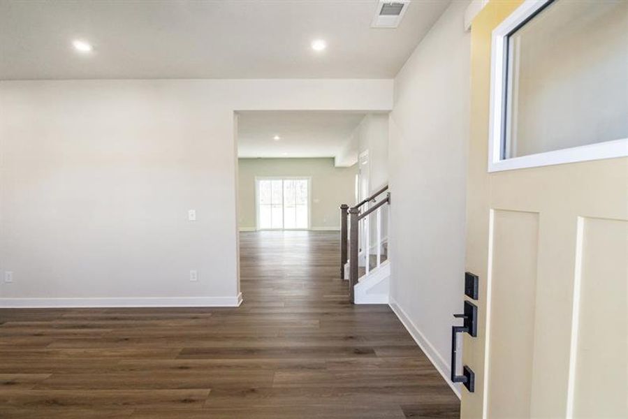 Spacious, unfurnished interior of a new home in Canterbrook Farms, Fountain Inn (Image 8).