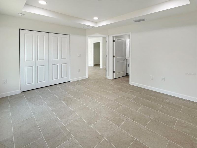Spacious, unfurnished interior of a new home in , Punta Gorda (Image 25).