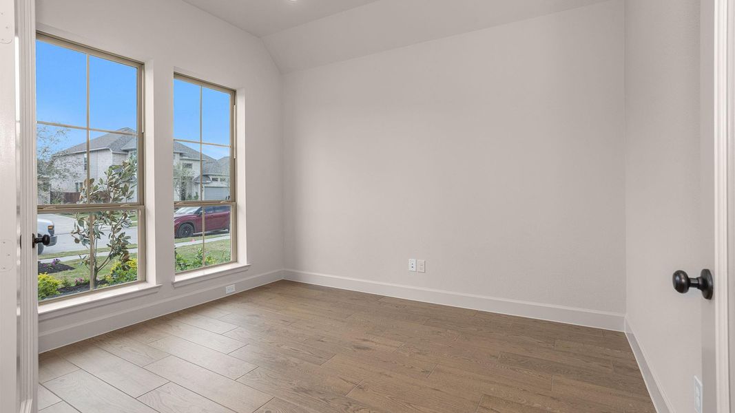 Spacious, unfurnished interior of a new home in Meridiana, Manvel (Image 9).