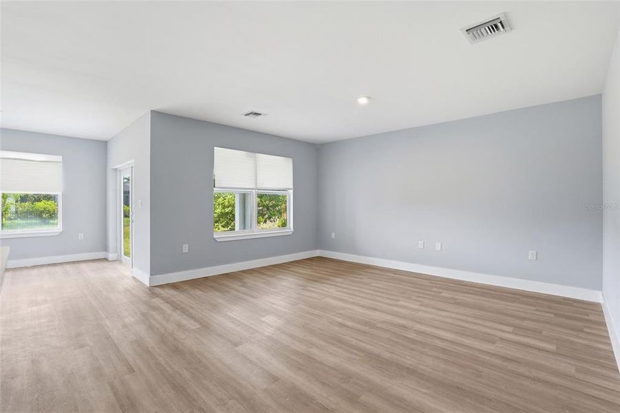 Spacious, unfurnished interior of a new home in , Cape Coral (Image 29).